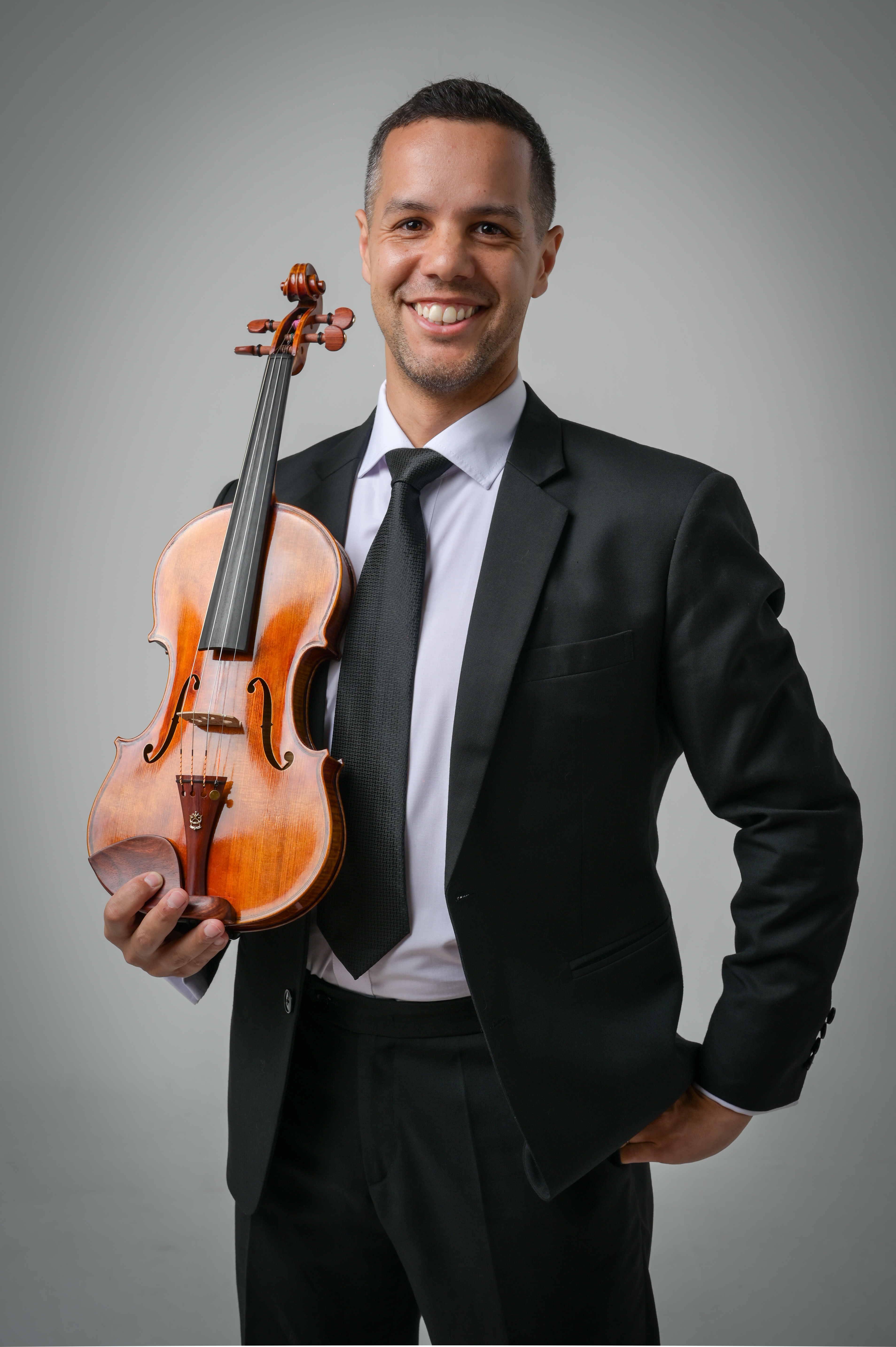 Graeme Norris — Violin